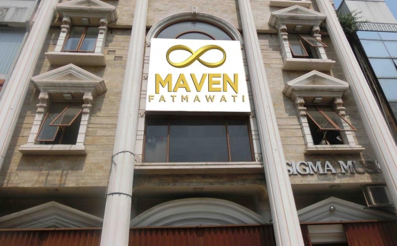 Front view di Maven Fatmawati Hotel