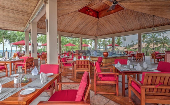 restaurant di Mayang Sari Beach Resort