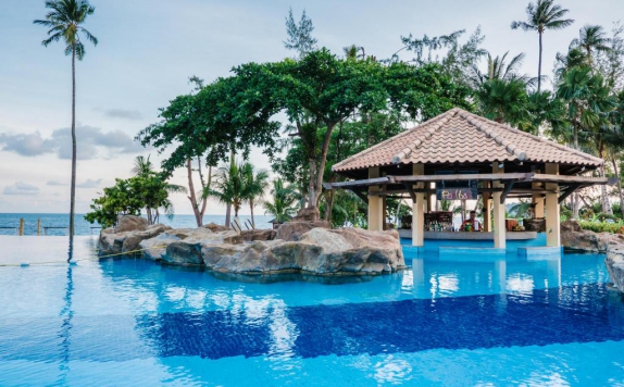 swiming pool di Mayang Sari Beach Resort