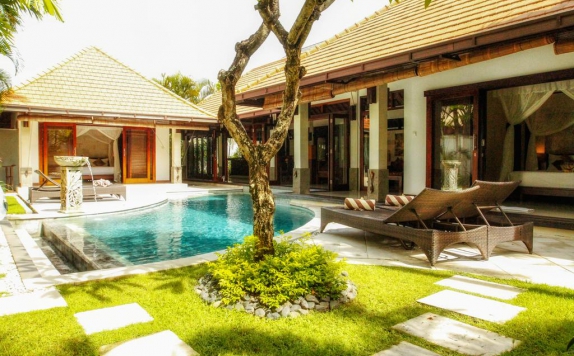 Swimming Pool di Maya Sayang Villas & Restaurant Seminyak