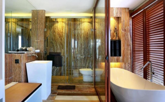 Bathroom di Mega Boutique Hotel & Spa Bali