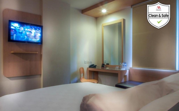 Bedroom Hotel di M Hotel Jakarta