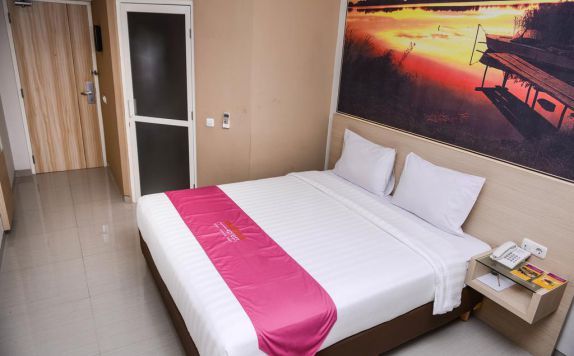 Double Bed Room Hotel di Midtown Xpress Sampit
