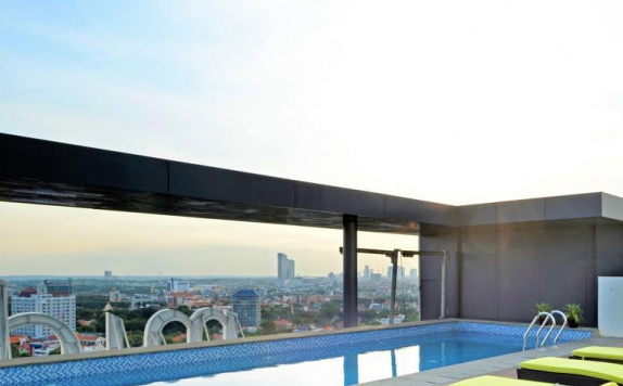 Swimming Pool di Midtown Residence Surabaya
