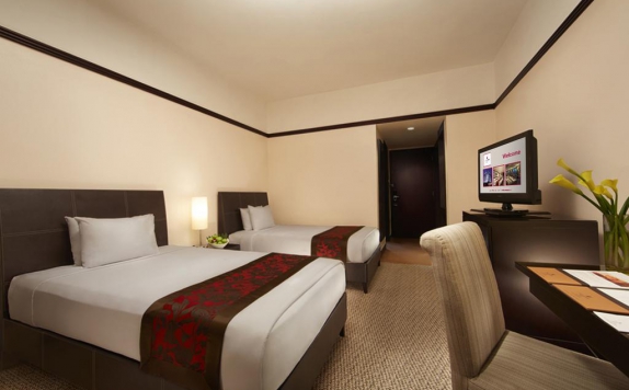 guest room twin bed di Millennium Hotel Sirih Jakarta