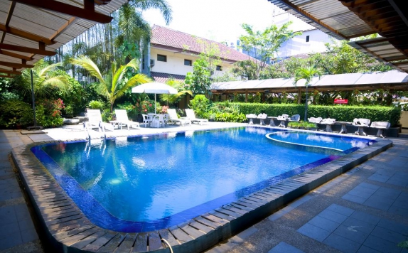 Swimming Pool di Mutiara Hotel