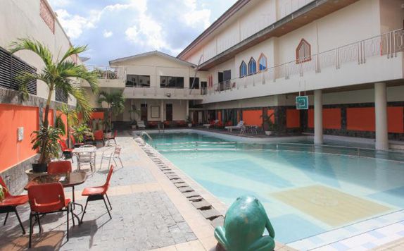 Swimming Pool di Mutiara Merdeka Hotel