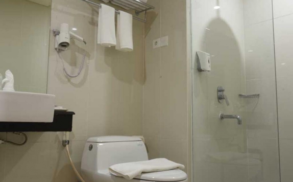 bathroom di Namira Syariah Hotel