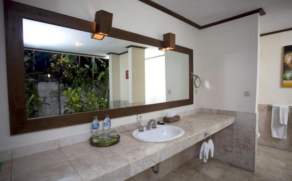 Bathroom di Natah Bale Villa