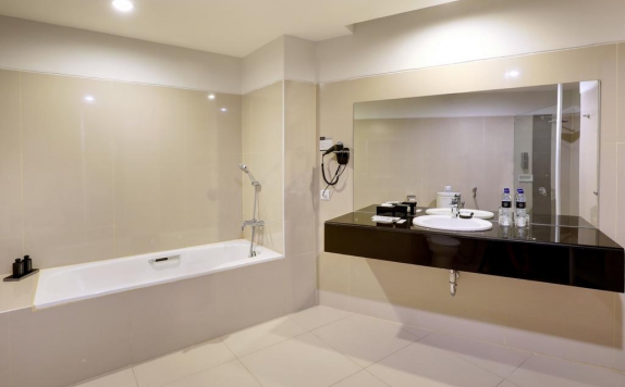 Tampilan Bathroom Hotel di Neo Palma Palangkaraya