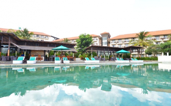 Swimming Pool di New Kuta Hotel