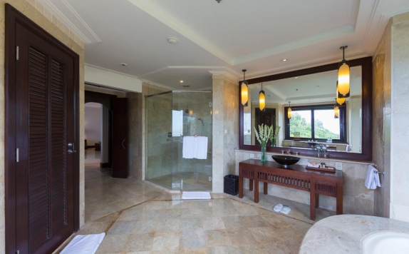 bathroom di Nirwana Villa Estate