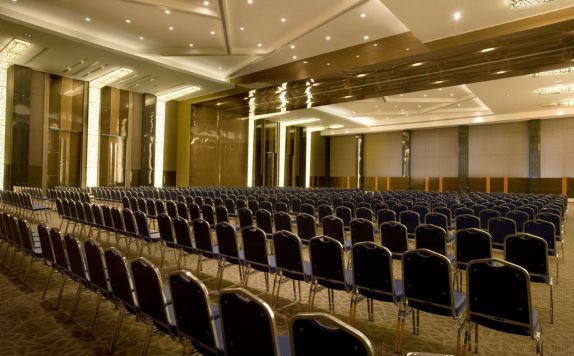 ballroom di Novotel Bangka Golf & Convention Centre