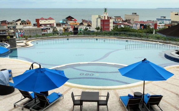 Swimming Pool di Novotel Hotel Balikpapan