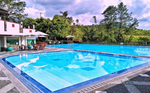 Swimming Pool di Nuansa Maninjau Hotel & Resort