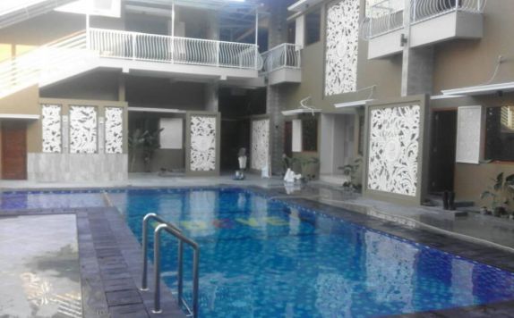 Swimming Pool di Nueve Jogja Hotel