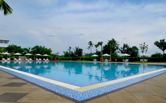 Swimming Pool di Nunia Inn Bandara