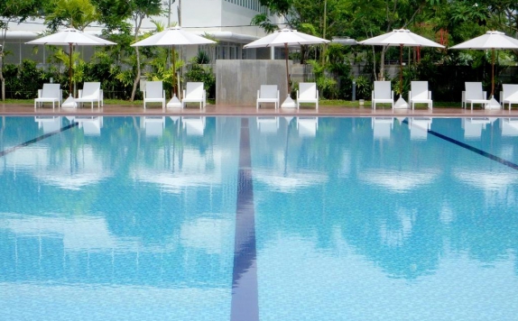 Swimming Pool di Nunia Inn Bandara