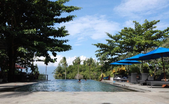 Swimming Pool di Nusantara Diving Center Resort & Spa