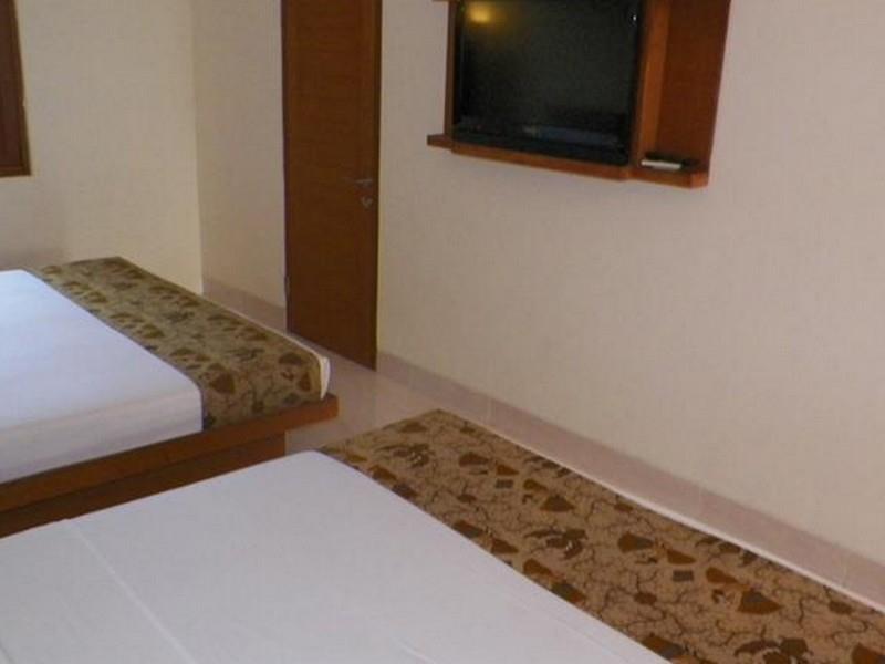 Kamar Tidur di Nyiur Indah Beach Hotel
