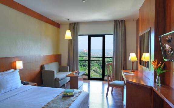 Bedroom di Oaktree Emerald Hotel Semarang