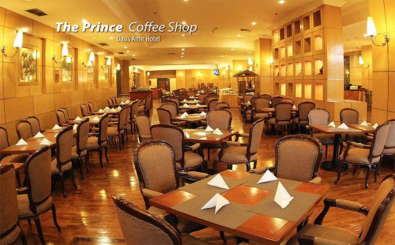 The Prince Coffee Shop di Oasis Amir Hotel Jakarta
