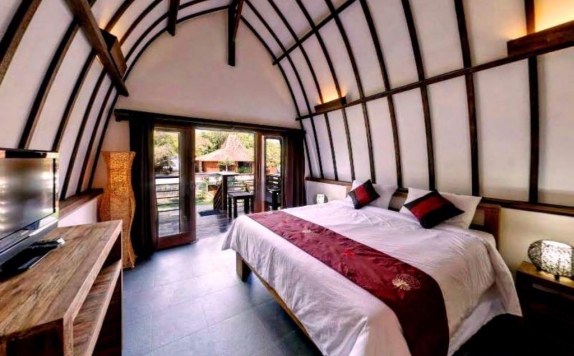 Tampilan Bedroom Hotel di Oceans 5 Dive Resort