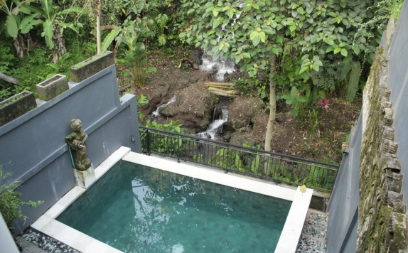 Swimming Pool di Omah Lembu Riverview Villas