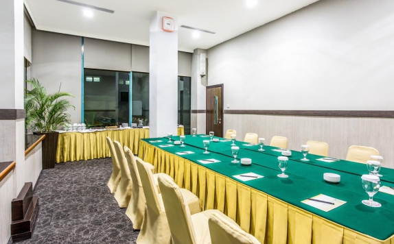 meeting room di Orchardz Jayakarta