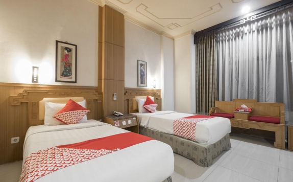 Tampilan Bedroom Hotel di OYO 821 Hotel Dinasti