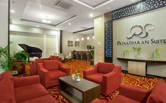 interior di Padjadjaran Suites Business & Conference Hotel Cengkareng