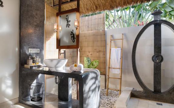 Bathroom di Palm Garden Amed Beach & Spa Resort