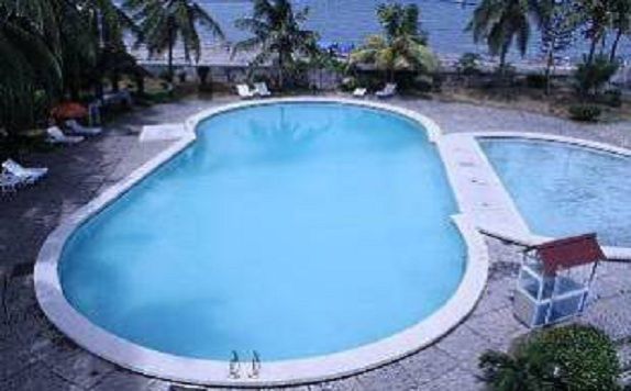 Swimming Pool di Palu Golden Hotel