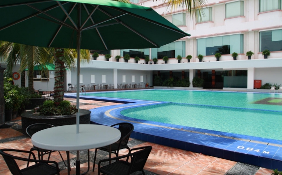 Swimming Pool di Pangeran Hotel