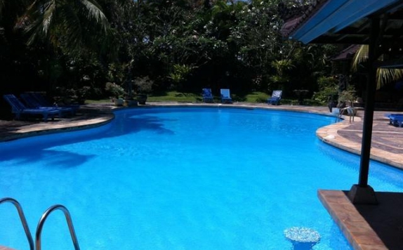Outdoor Pool Hotel di Panorama Cottages II