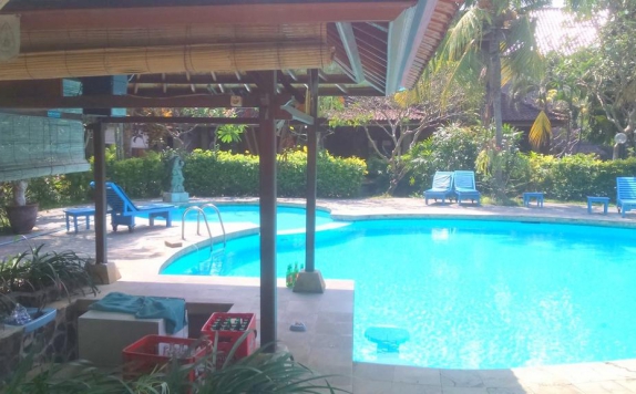 Outdoor Pool Hotel di Panorama Cottages II