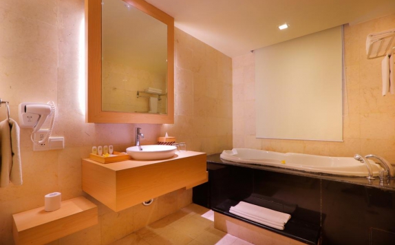 bathroom di Park Hotel Nusa Dua Bali