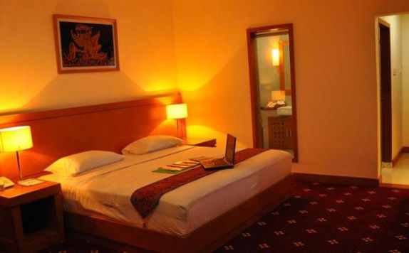 guest room di Patra Jasa Hotel