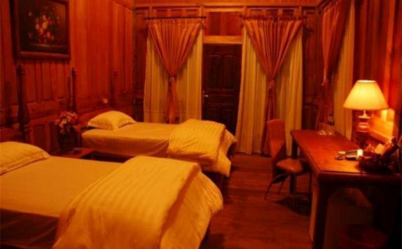 guest room twin bed di Patuno Resort Wakatobi