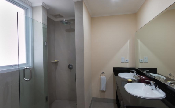 Tampilan Bathroom Hotel di Peninsula Bay Resort