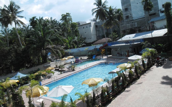 Swimming Pool di Permata Land Hotel