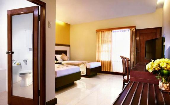 Twin Room di Peti Mas Hotel