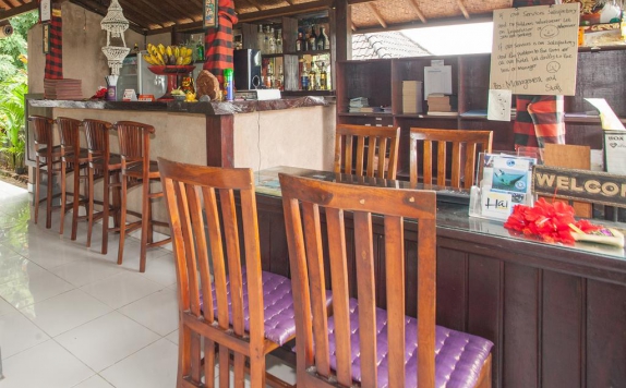 Tampilan Bar Hotel di Poh Manis Lembongan