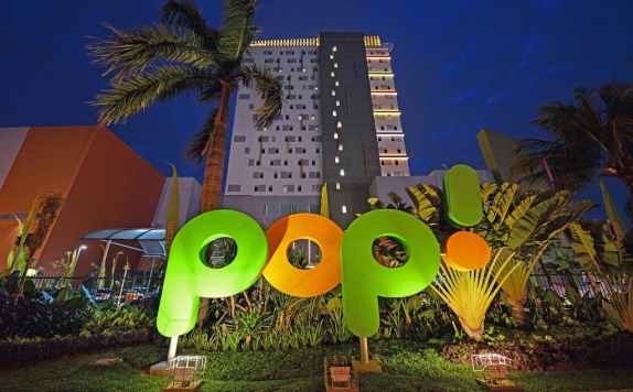 Front View di Pop Hotel Kelapa Gading Jakarta