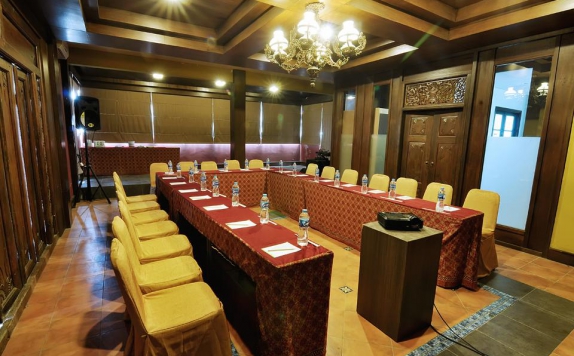Meeting room di Pose In Hotel Solo