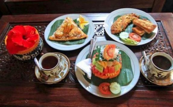 Food and Beverages di Praety Home Stay