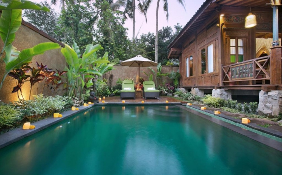 Swimming pool di Pramana Watu Kurung Resort