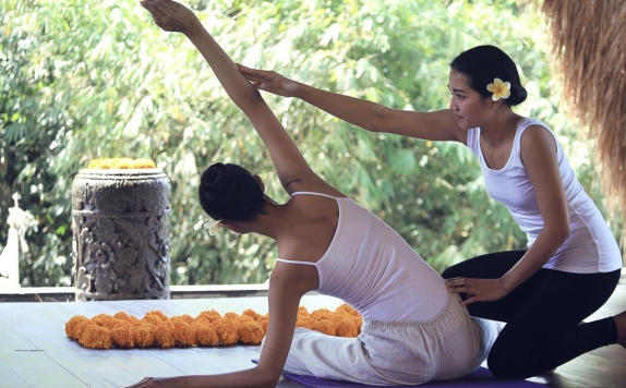 Yoga di Pramana Watu Kurung Resort