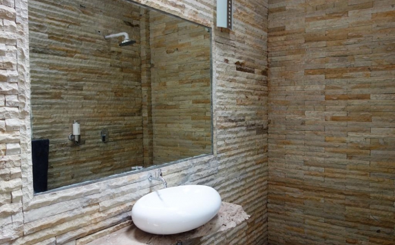 Bathroom di Pulau Weh Resort