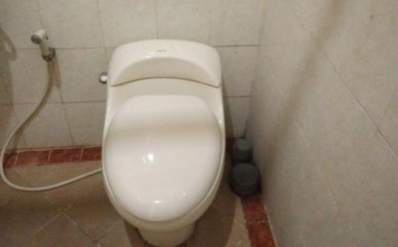 Bathroom di Puri Alam Dewata Guest Villa